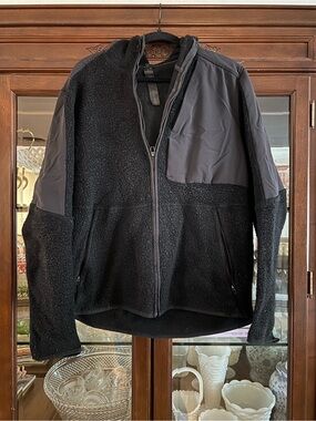 lululemon athletica Men's Black Sherpa Fleece Zip-Up Jacket